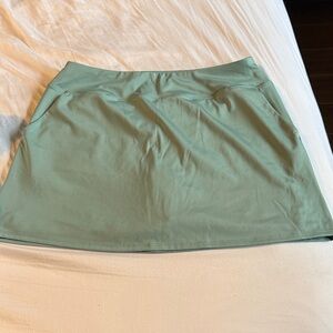 Women’s Athletic Golf/Tennis Skort in Sage Green